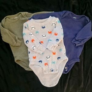 3 long-sleeved Onsies